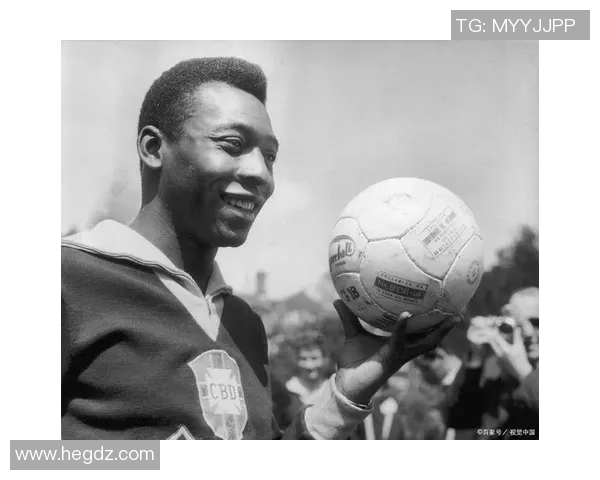 法国黑人光头足球明星的传奇人生与赛场风采揭秘 法国黑人光头足球明星的传奇人生与赛场风采揭秘