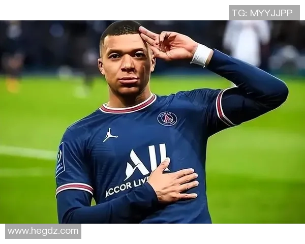 喉结突出却技艺非凡的足球明星们的传奇故事与精彩瞬间 喉结突出却技艺非凡的足球明星们的传奇故事与精彩瞬间