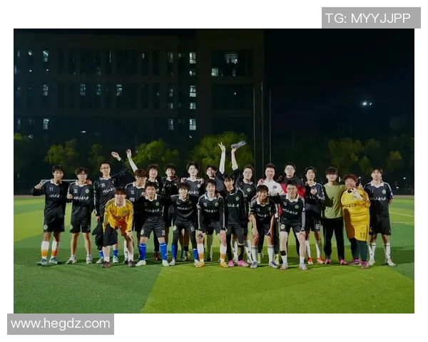 抖音舞动青春足球明星展现无限魅力与激情