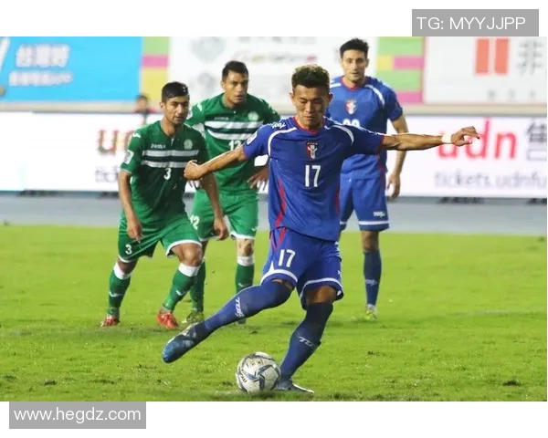 成都足球队的蜕变之旅：从草根到职业的奋斗与荣耀